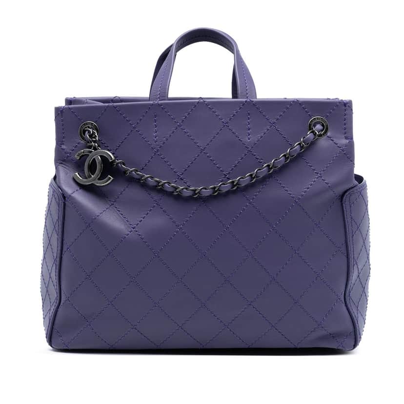 Chanel Medium CC Quilted Calfskin Pocket Tote Purple Leather Never worn, with tag - Front View