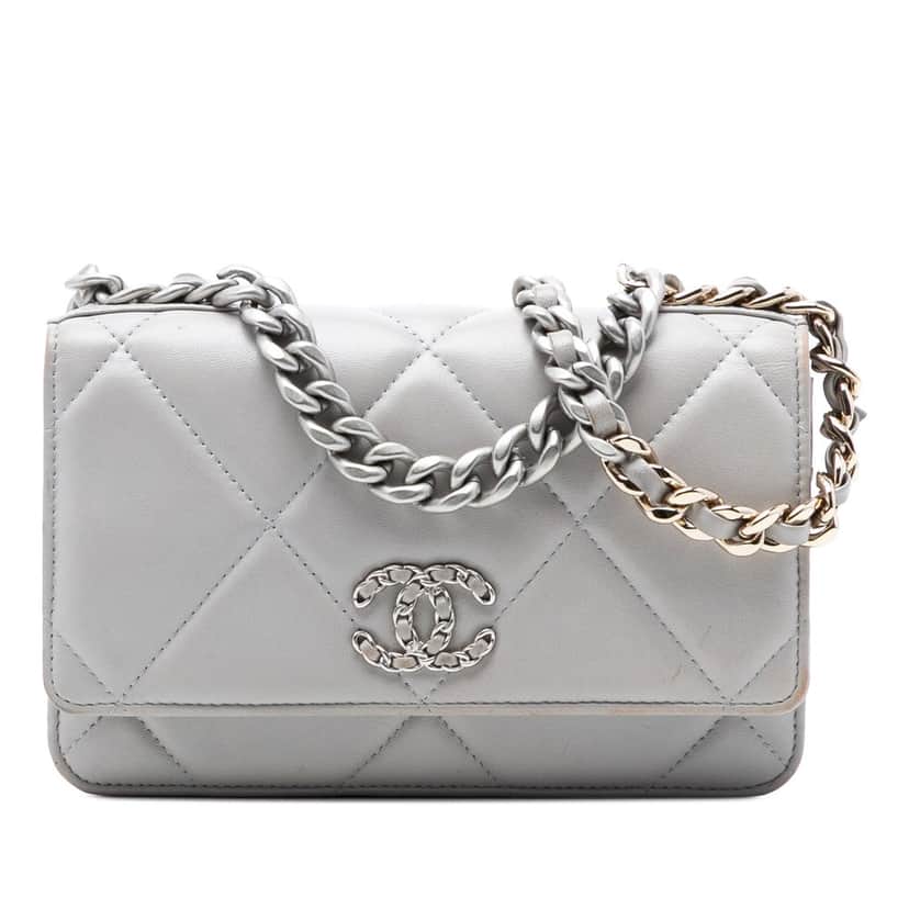 Chanel Quilted Lambskin 19 Wallet on Chain Other Leather Very good condition - Front View
