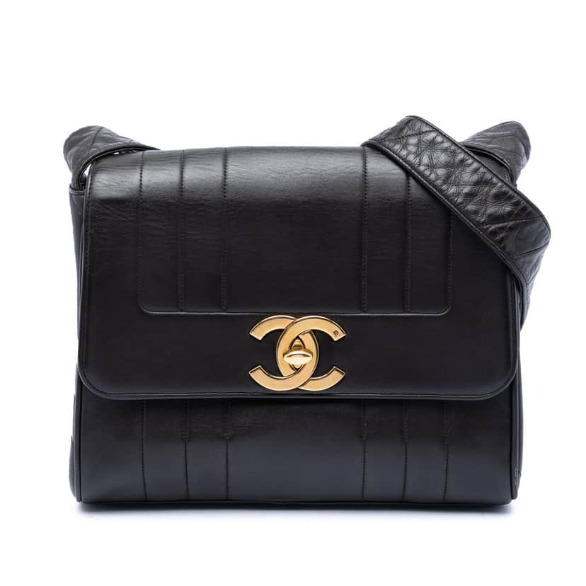 Chanel CC Vertical Quilt Lambskin Flap Black Leather Very good condition - Front View