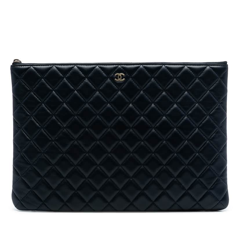 Chanel Large Quilted Lambskin O Case Clutch Blue Leather Very good condition - Front View