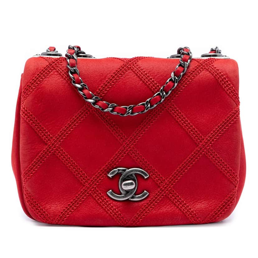 Chanel Mini CC Iridescent Calfskin Diamond Stitch Flap Red Leather Very good condition - Front View