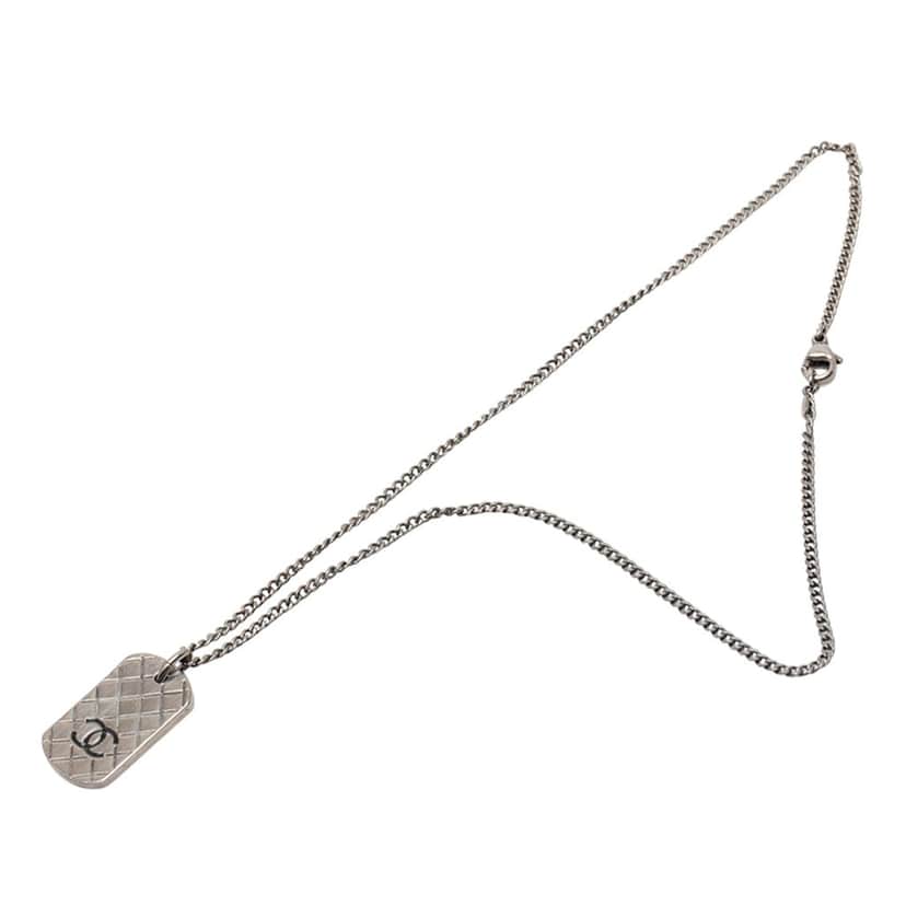 Chanel CC Silver Plated Quilted Dog Tag Pendant Necklace Silver Metal Very good condition - Front View