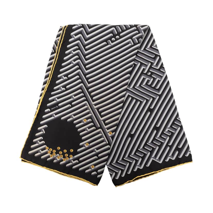 Hermès Parcours DH Silk Scarf 90 Black Very good condition - Front View