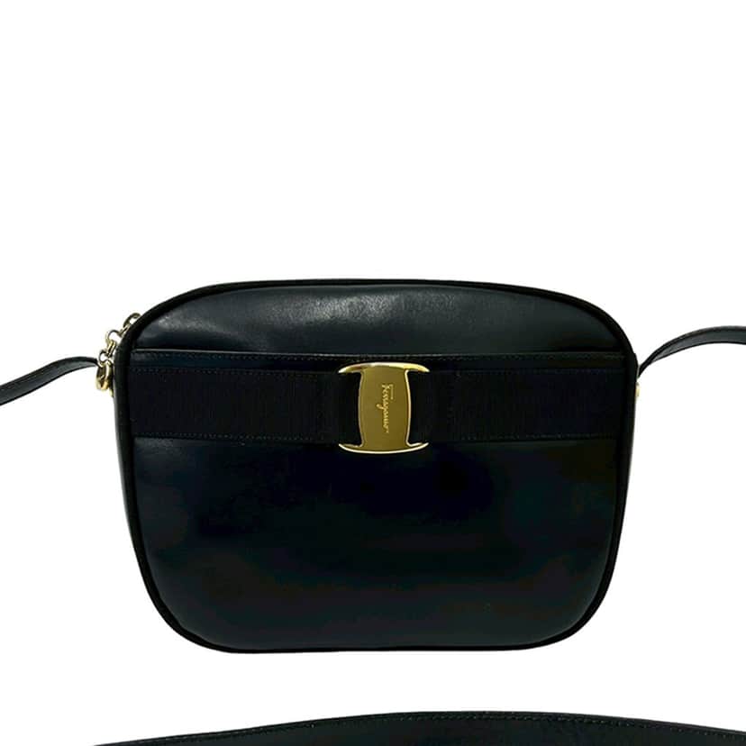 Ferragamo Leather Vara Bow Crossbody Black Leather Very good condition - Front View