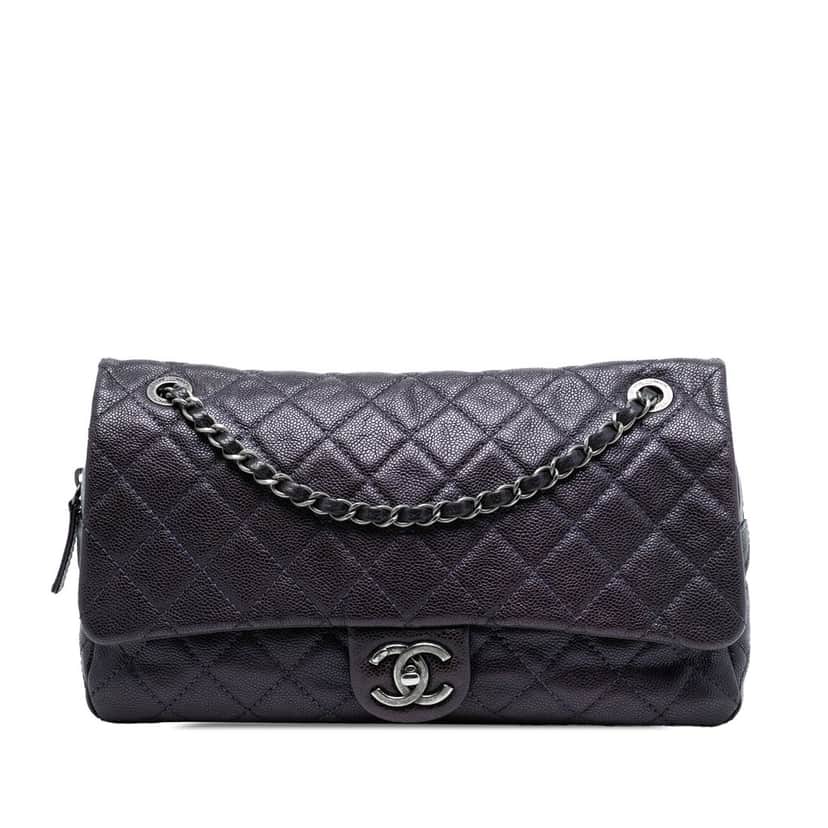 Chanel Jumbo Quilted Iridescent Caviar Easy Flap Purple Leather Very good condition - Front View