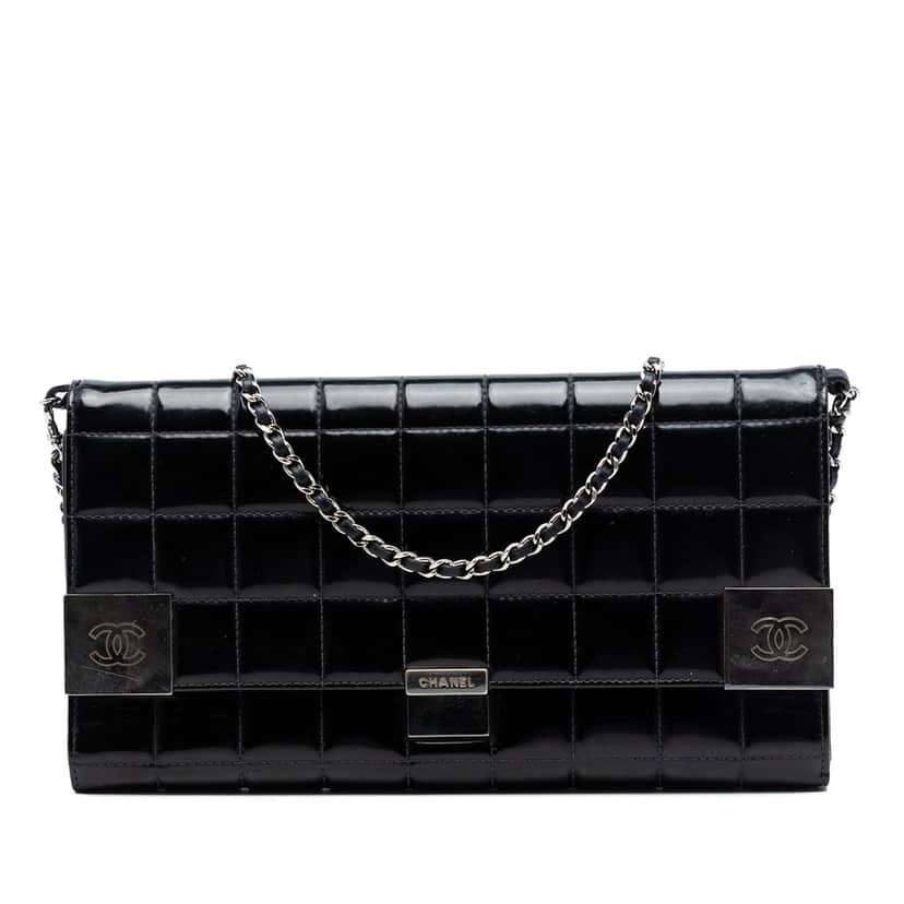 Chanel CC Chocolate Bar Patent Clutch on Chain Black Leather Very good condition - Front View