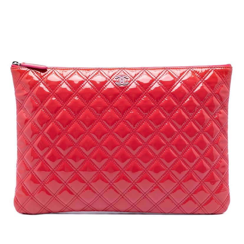 Chanel Large Quilted Patent O Case Clutch Red Leather Very good condition - Front View