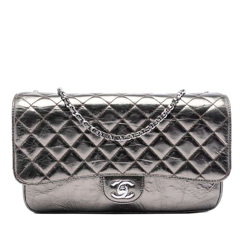 Chanel Medium Metallic Crackled Calfskin Clams Pocket Flap Silver Leather Very good condition - Front View