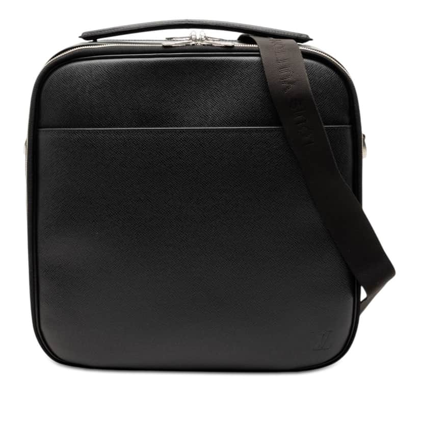 Louis Vuitton Taiga Tura Black Leather Very good condition - Front View