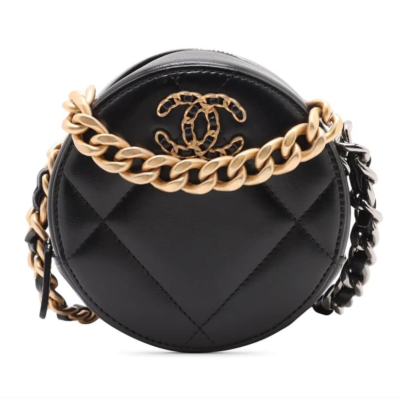 Chanel Lambskin 19 Round Clutch with Chain Black Leather Very good condition - Front View