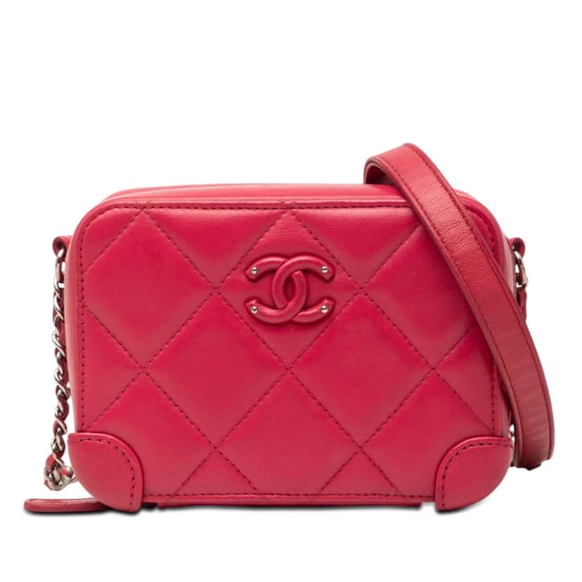 Chanel Mini Quilted Lambskin Covered CC Camera Bag Pink Leather Very good condition - Front View