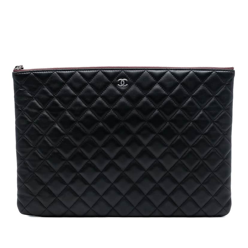 Chanel Large Quilted Lambskin O Case Clutch Black Leather Very good condition - Front View