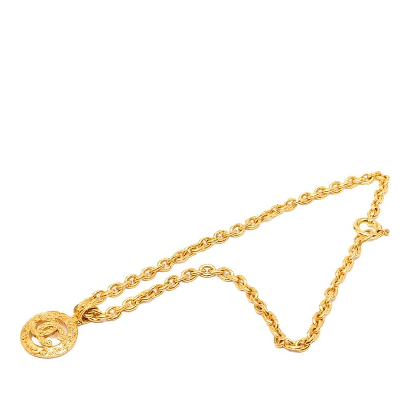 Chanel CC Gold Plated Medallion Pendant Necklace Gold Metal Very good condition - Front View