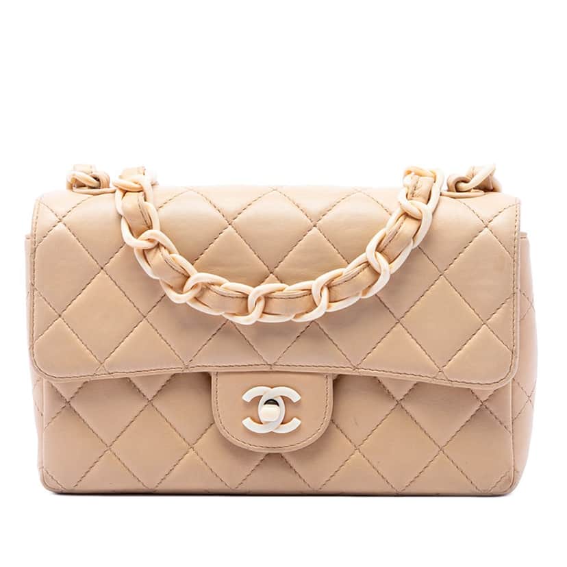 Chanel CC Quilted Lambskin Resin Chain Single Flap Beige Leather Very good condition - Front View