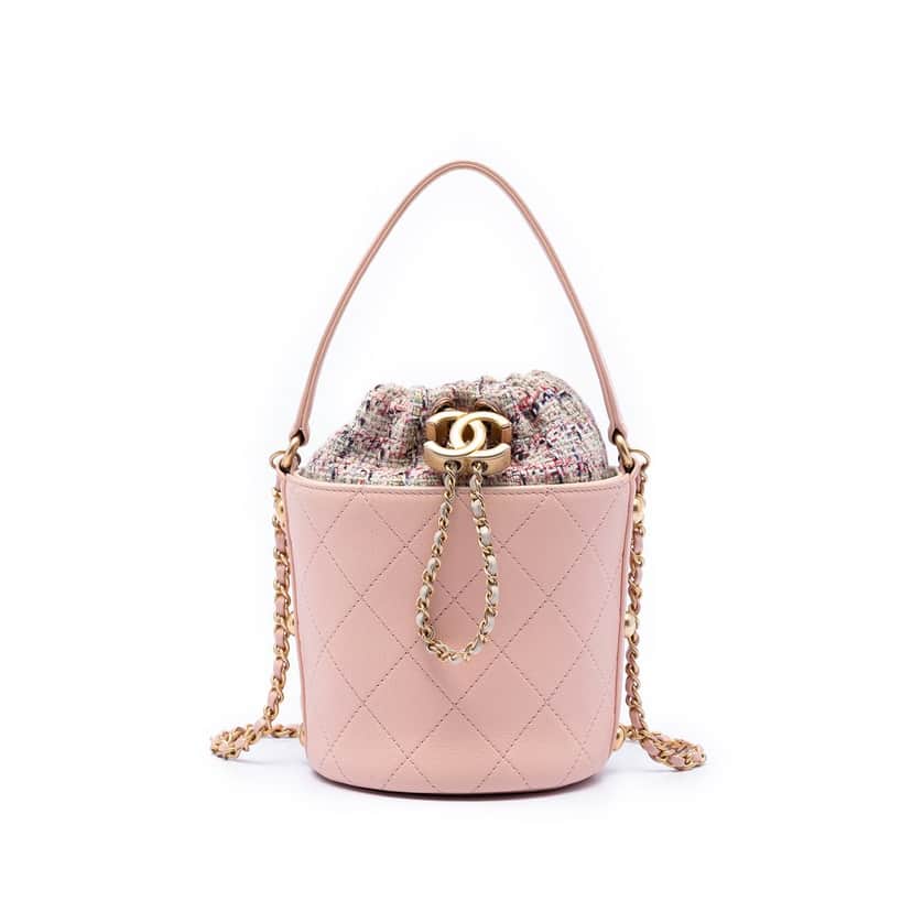 Chanel Small CC Calfskin and Tweed Drawstring Bucket Bag Pink Leather Very good condition - Front View