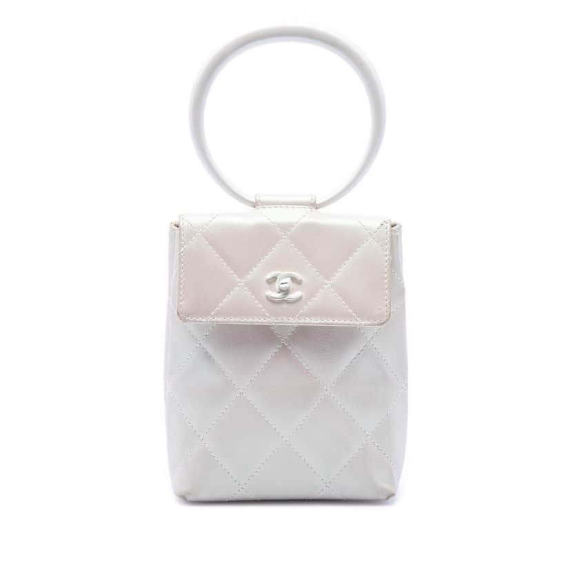 Chanel CC Bicolor Quilted Iridescent Lambskin Ring Handle Bag Beige Leather Very good condition - Front View