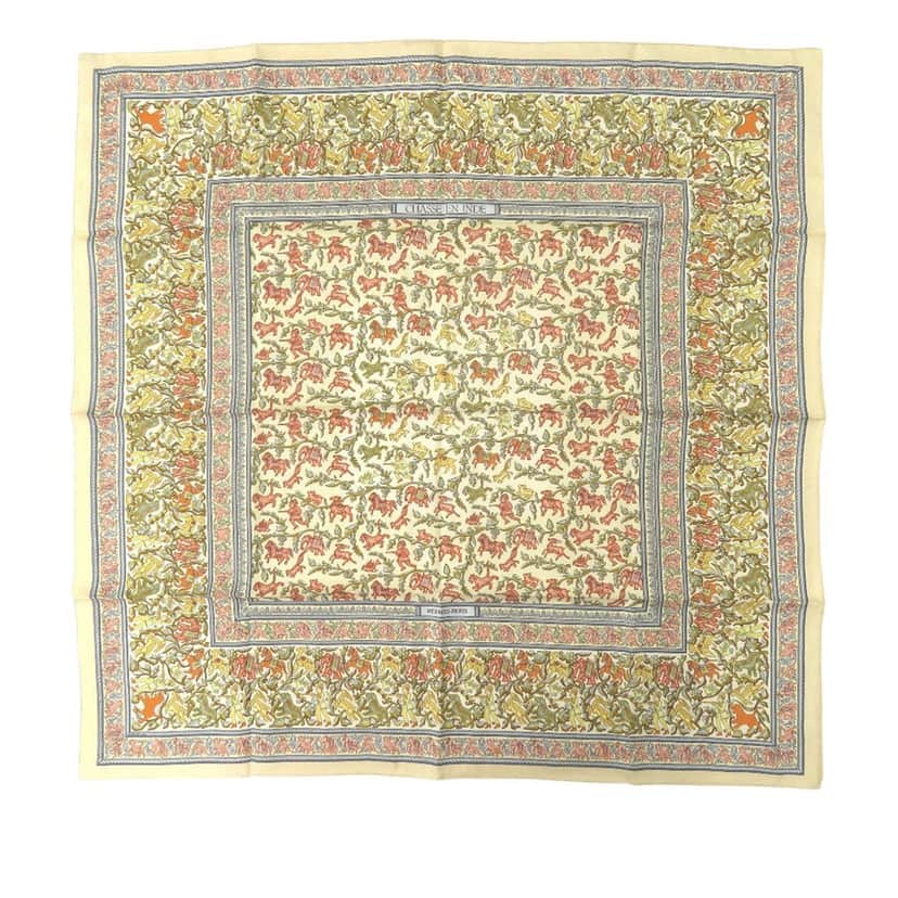 Hermès Chasse En Inde Silk Scarf 90 Yellow Very good condition - Front View