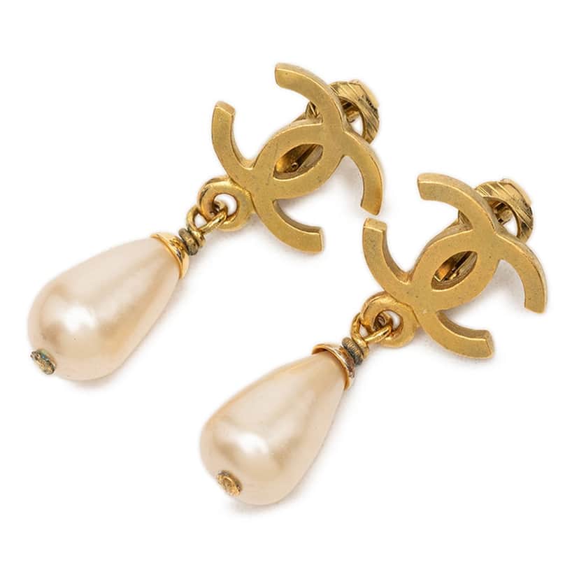 Chanel CC Gold Plated Faux Pearl Swing Clip On Earrings Gold Metal Very good condition - Front View