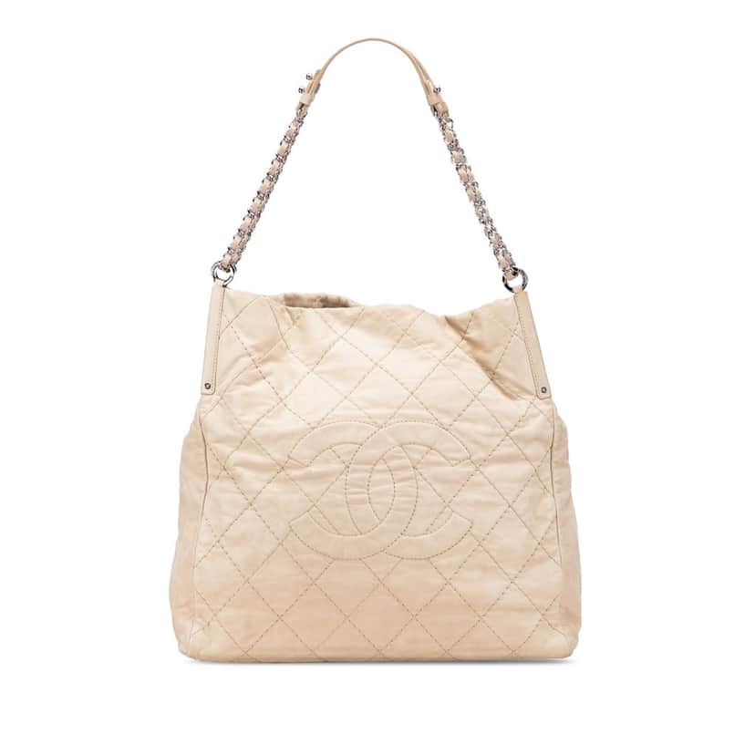 Chanel Iridescent Calfskin Sea Hit Tote Beige Leather Very good condition - Front View