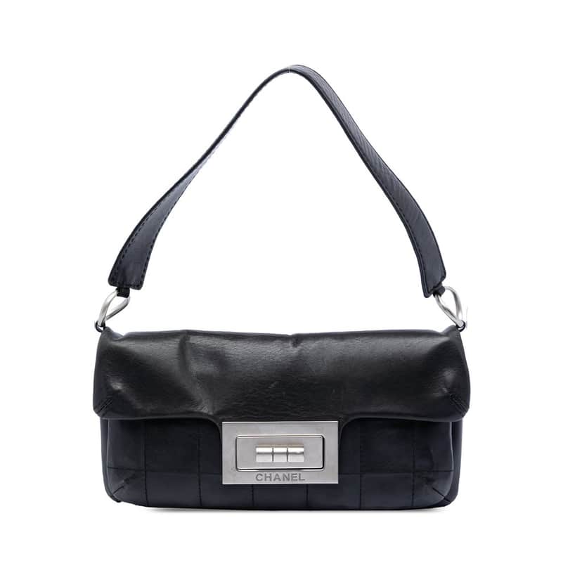 Chanel Chocolate Bar Calfskin Reissue 2.55 Flap Black Leather Very good condition - Front View