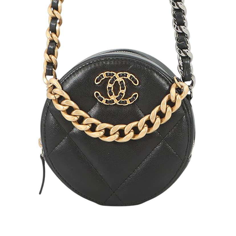 Chanel Lambskin 19 Round Clutch with Chain Black Leather Very good condition - Front View