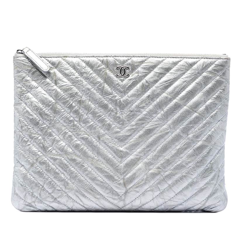 Chanel Medium Chevron Metallic Aged Calfskin O Case Clutch Silver Leather Very good condition - Front View