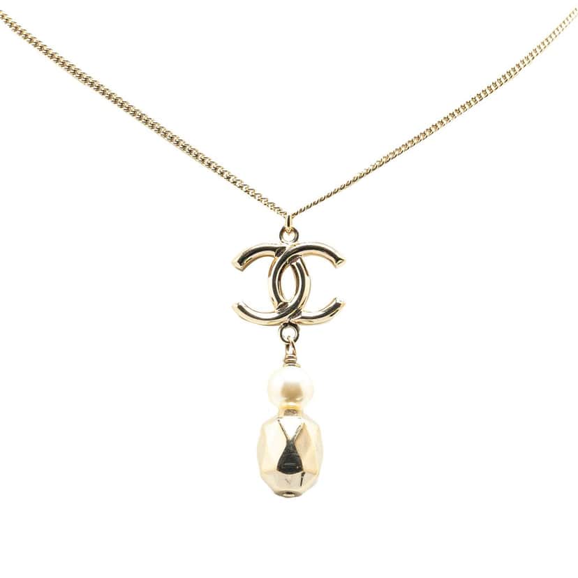 Chanel Gold Plated CC Faux Pearl Pendant Necklace Gold Metal Very good condition - Front View