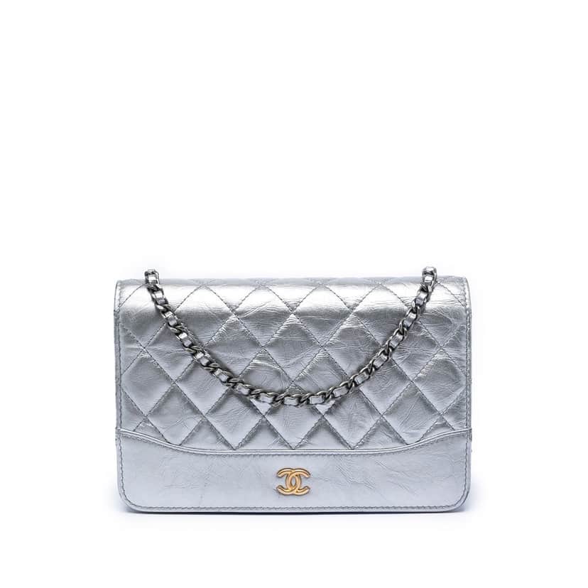 Chanel Quilted Aged Calfskin Gabrielle Wallet On Chain Silver Leather Very good condition - Front View