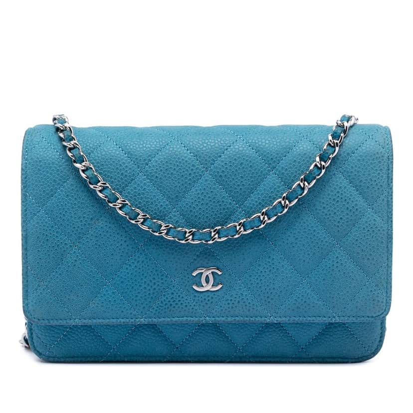 Chanel CC Quilted Caviar Wallet on Chain Blue Leather Very good condition - Front View