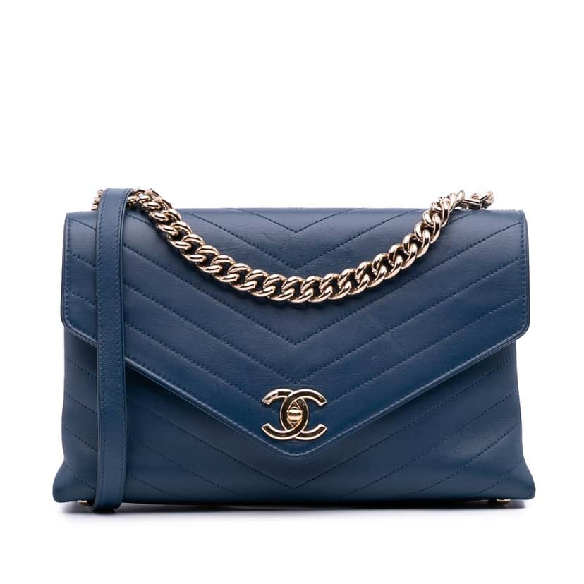 Chanel Medium Calfskin Coco Chevron Envelope Flap Blue Leather Very good condition - Front View
