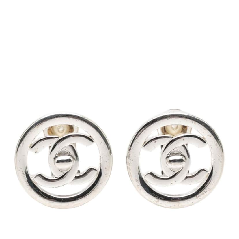 Chanel CC Brass Turnlock Round Clip On Earrings Silver Metal Very good condition - Front View