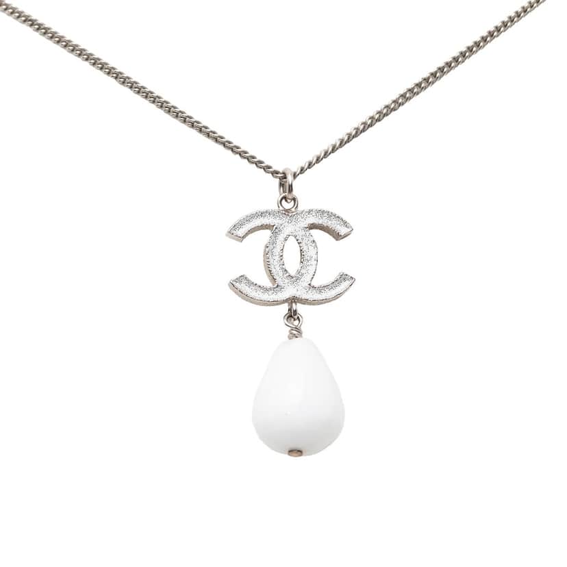 Chanel CC Brass Resin Teardrop Pendant Necklace Silver Metal Very good condition - Front View