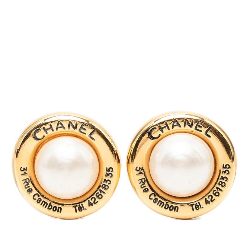 Chanel Gold Plated Faux Pearl 31 Rue Cambon Round Clip On Earrings Gold Metal Very good condition - Front View