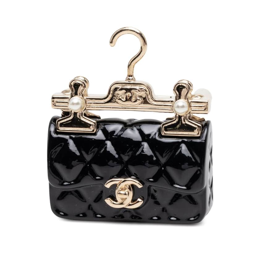 Chanel CC Resin Faux Pearl Hanger Classic Flap Brooch Black Plastic Very good condition - Front View