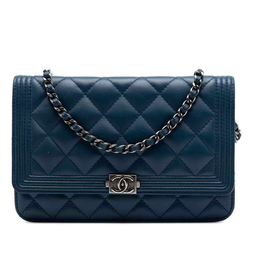 Chanel Quilted Lambskin Boy Wallet On Chain Blue Leather Very good condition - Front View