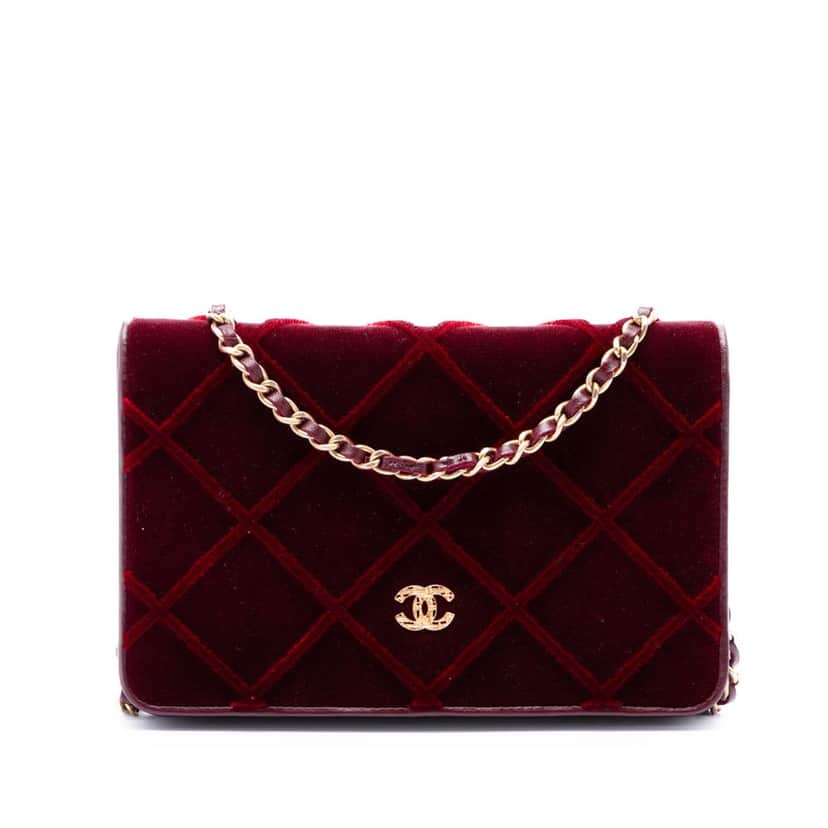 Chanel CC Quilted Velvet Wallet on Chain Red Very good condition - Front View