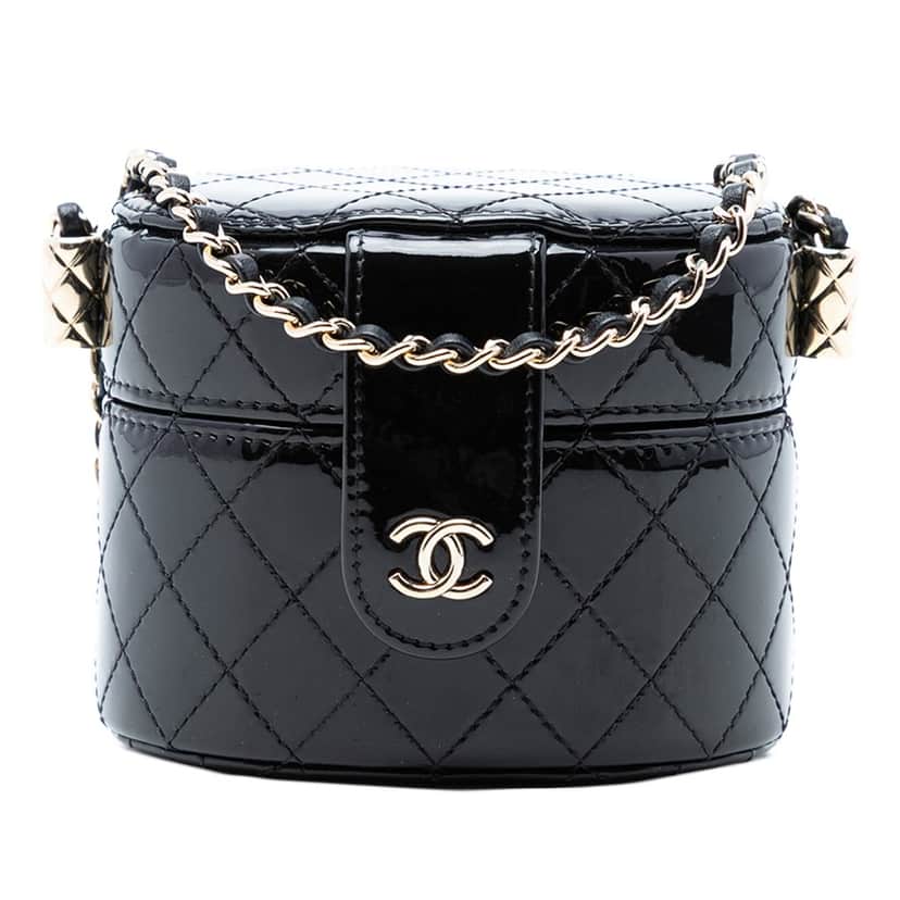 Chanel CC Quilted Patent Vanity Case with Chain Black Leather Very good condition - Front View