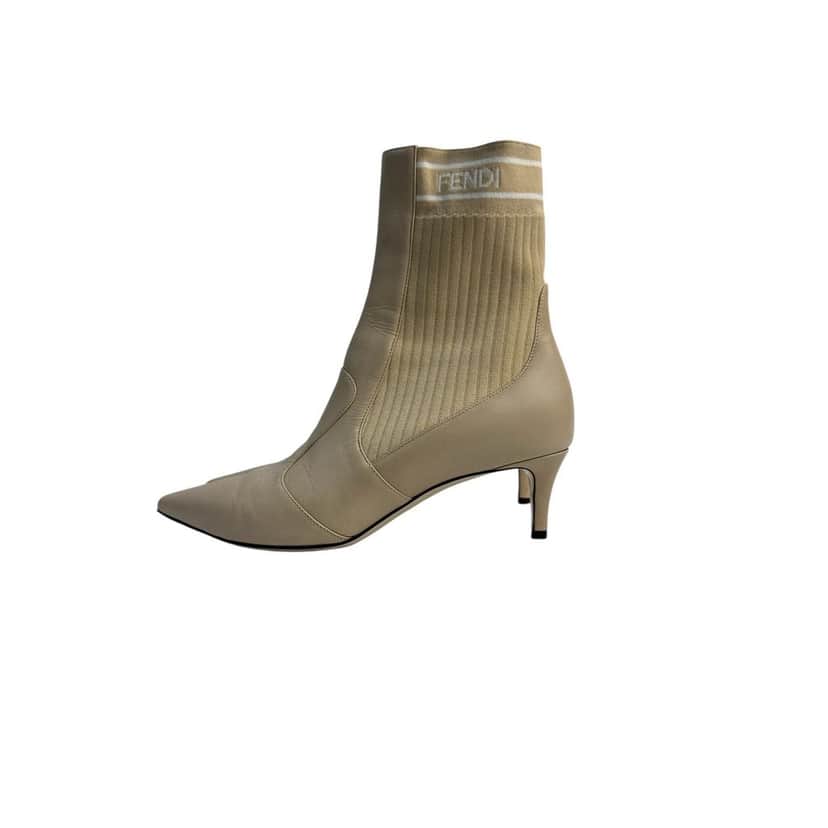 Fendi Fendi beige ankle boots with stretch-knit panel Sz.38 Pre-owned Beige Leather Good condition - Front View
