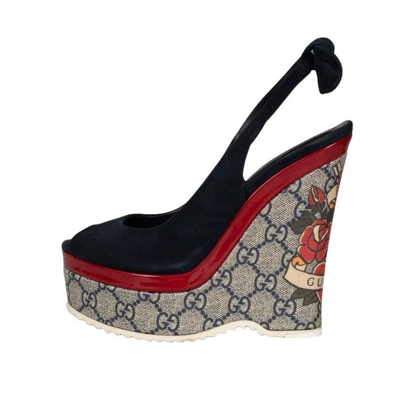 Gucci Gucci Blue Suede Wedge Sandals  Size 36 Pre-owned Blue Suede Good condition - Front View