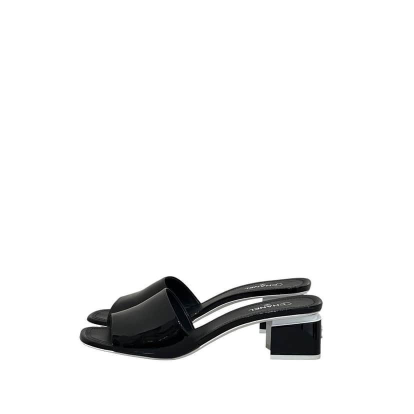 Chanel Chanel Black Patent Leather Heeled Mules - Size 41 Pre-owned Black Leather Good condition - Front View