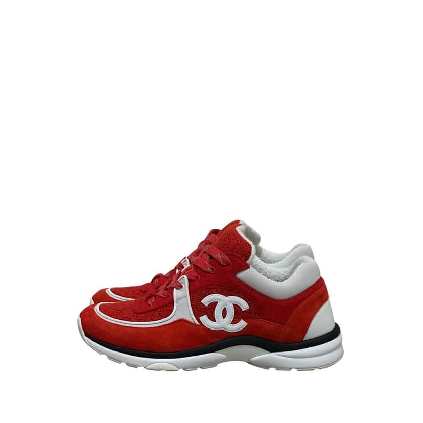 Chanel Chanel CC Logo Red Suede & Tweed Sneakers Size 39.5 Pre-owned Red Suede Good condition - Front View