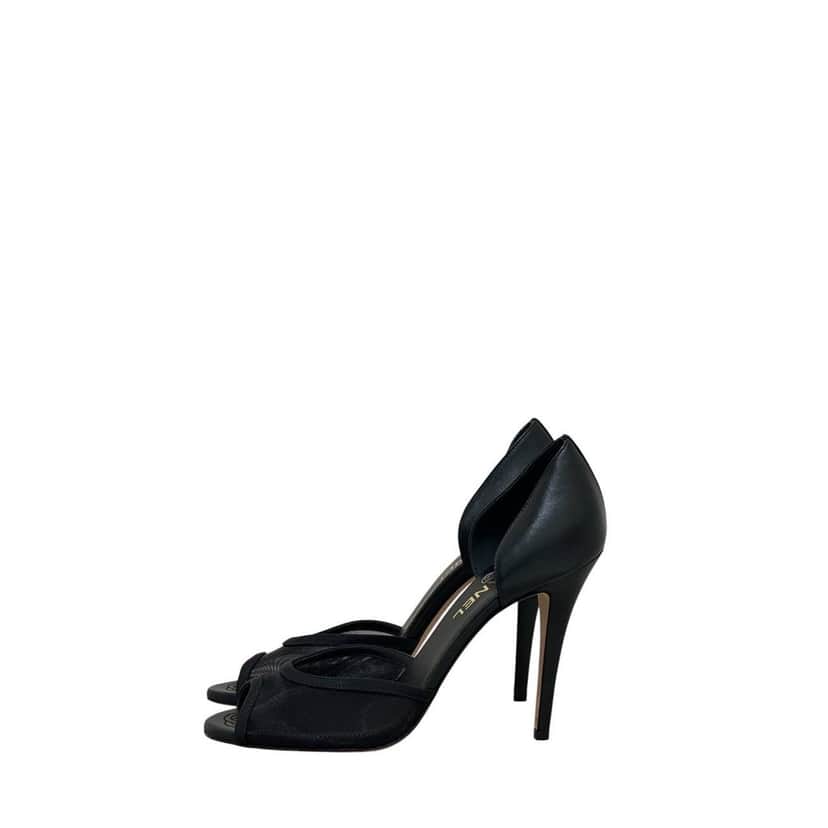 Chanel Chanel Black Canvas & Leather D'Orsay Pumps Sz. 40 pre-owned Black Canvas Good condition - Front View