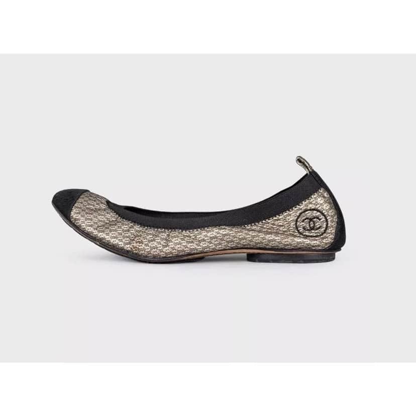 Chanel Chanel Quilted Gold Leather Ballerina Flats - Size 39.5 pre-owned Gold Leather Good condition - Front View