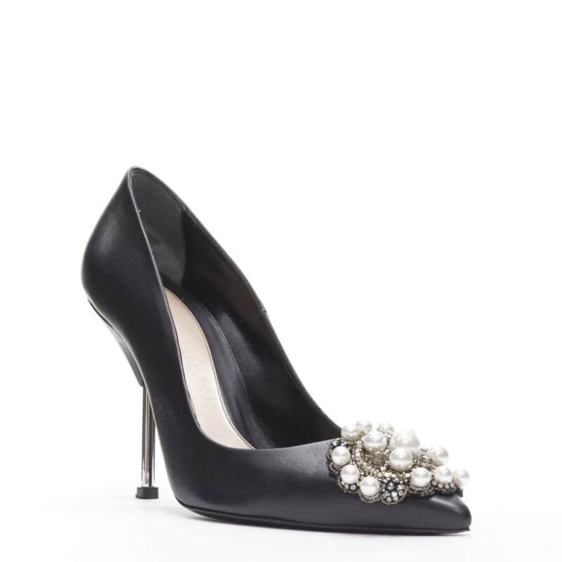 Alexander McQueen Pearl Stiletto Pumps Black Leather Very good condition - Front View