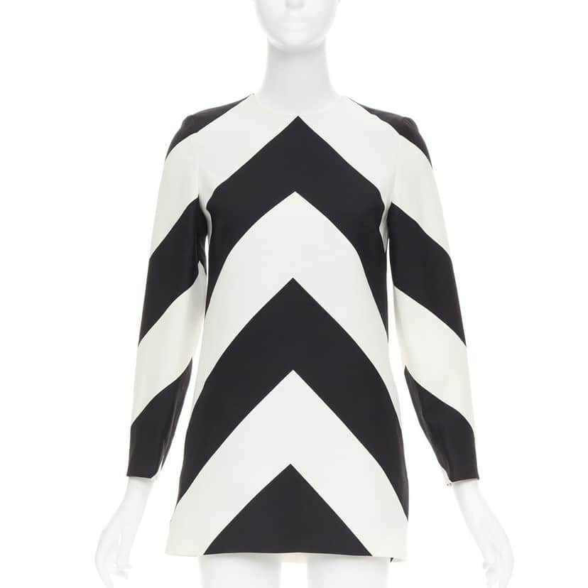 VALENTINO GARAVANI Product Black Wool Very good condition - Front View