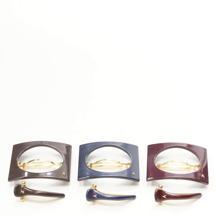 NON SIGNE / UNSIGNED Square Acrylic Clip MultiColor Plastic Very good condition - Front View