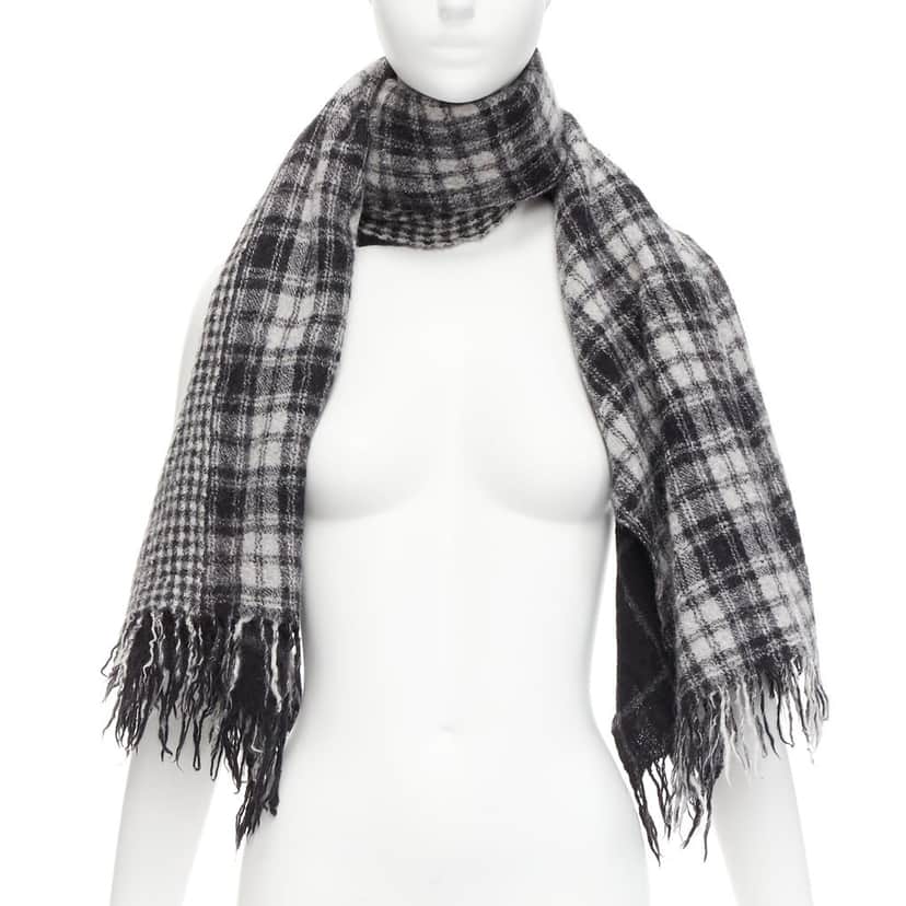 YOHJI YAMAMOTO Check Fringe Scarf Grey Wool Very good condition - Front View