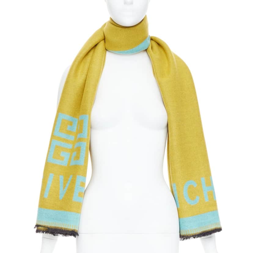 Givenchy Logo Fringe Scarf Green Wool Very good condition - Front View