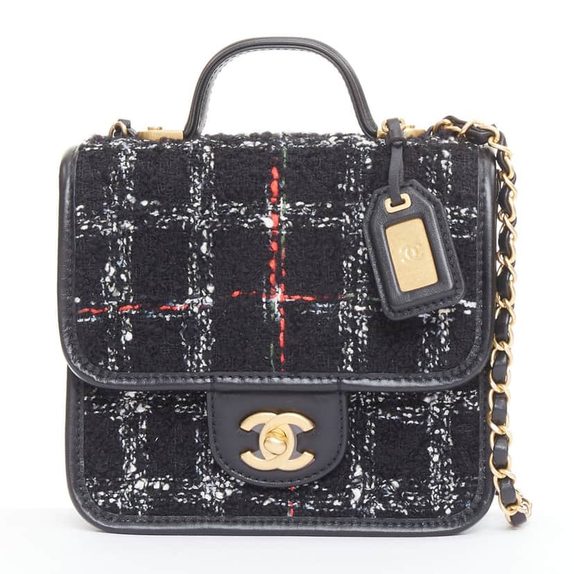 Chanel Tweed School Memory Black Tweed Very good condition - Front View