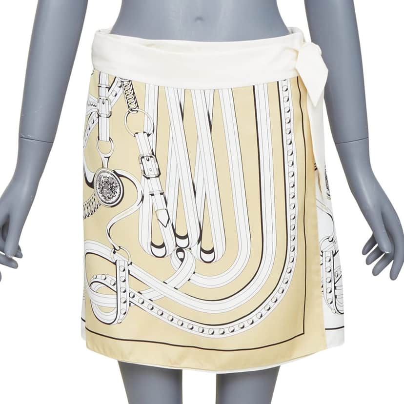 Hermes Product Beige Silk Very good condition - Front View